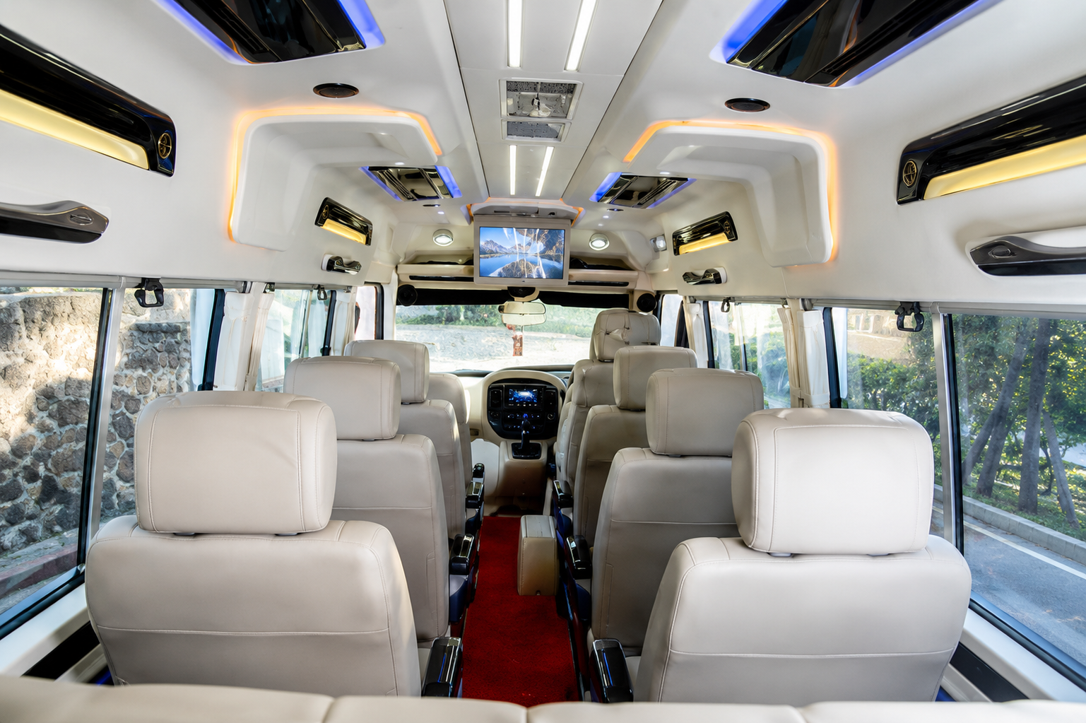Tempo Traveller On Rent In Vadodara